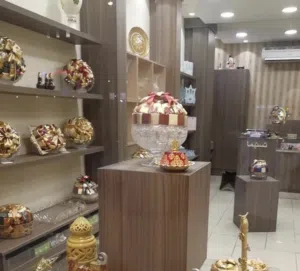 ديكور محل شوكولاتة بحاله ممتازه