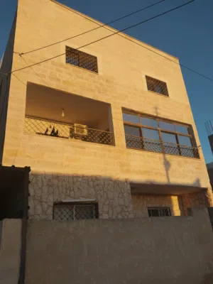 148 m2 3 Bedrooms Townhouse for Sale in Madaba Madaba Center