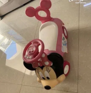 دراجة وسيارة