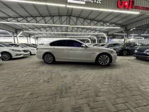 BMW 528I 2015 GCC specs with sunroof free accident and original painting and new n an excellent shap