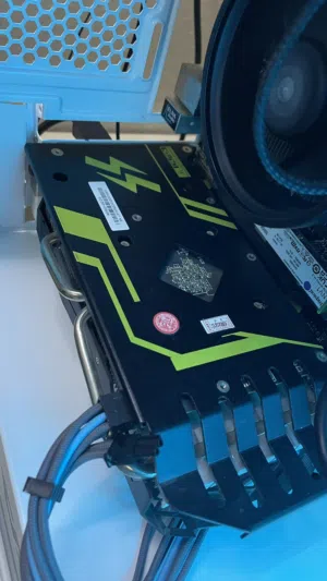 MLLSE RX 580 8GB كرت شاشه