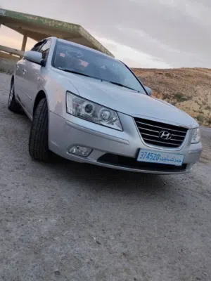هونداى سوناتا جمرك كيف وصللة مكيفة ماشية 123 الف محرك 20 عادي استراد كوريا