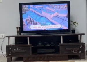 طاولة تلفزيون