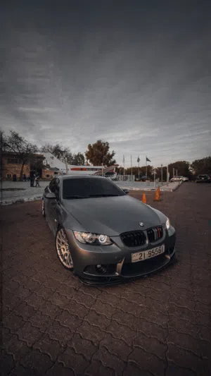 BMW E93 330i