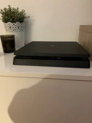 PlayStation 4 slim