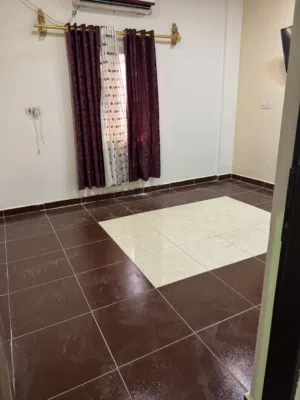 شقه في مجمع الاندلس السكنيه جاهزه للسكن