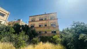 عماره سكنيه للبيع في الاشرفيه بجانب مدرسه رابعه العدويه