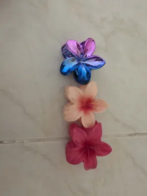 3 hairclips perfect for thick and thin hair