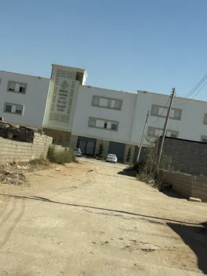 ارض للبيع في فنيسيا 2مقابل فندق زهرة فينيسيا
