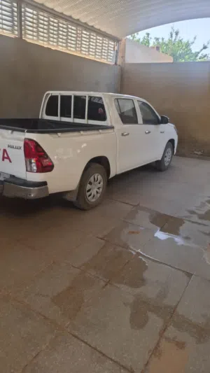 هايلوكس وكيل ساحلية 2025/5 عداد 2800 مكان العرض سرت