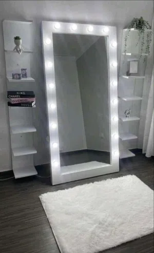 ميز رفوف مع مراية مع أضوية