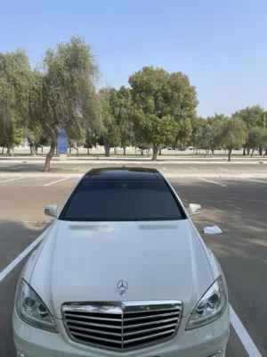 مرسيدس 300 S موديل 2012 بحاله ممتازة