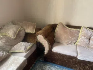 للبيع طقم كنبات مخمل