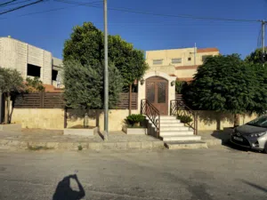 330 m2 More than 6 bedrooms Villa for Sale in Zarqa Al Zarqa Al Jadeedeh