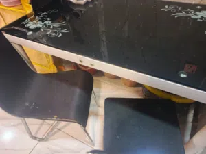 ميز طعام مطبخ