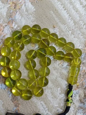 سبح كهرب قديم اصلي وزن الخضره 70 و السوده 110 . مكان بصره