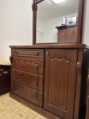 غرفه نوم بحاله ممتازه للبيع