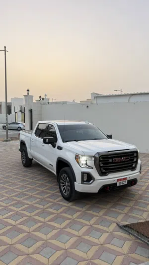 GMC سييرا AT4 6.2  كاربون