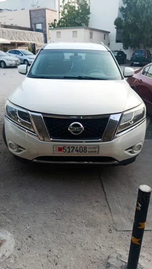NISSAN PATHFINDER WHITE