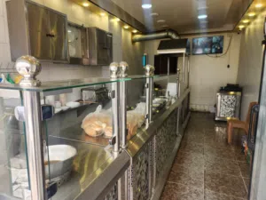 مطعم للبيع بكامل معداتو اول شارع جاوا