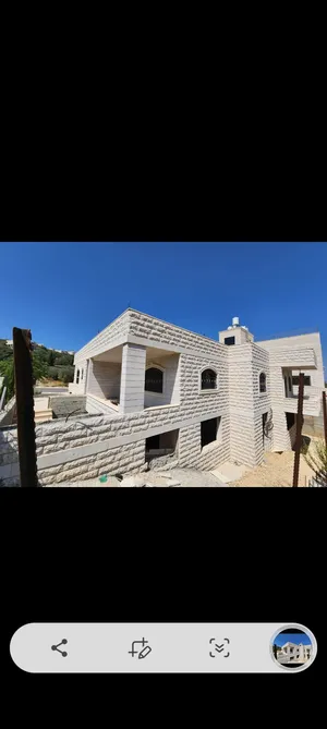 More than 6 bedrooms . More than 6 bathrooms . 400 m20