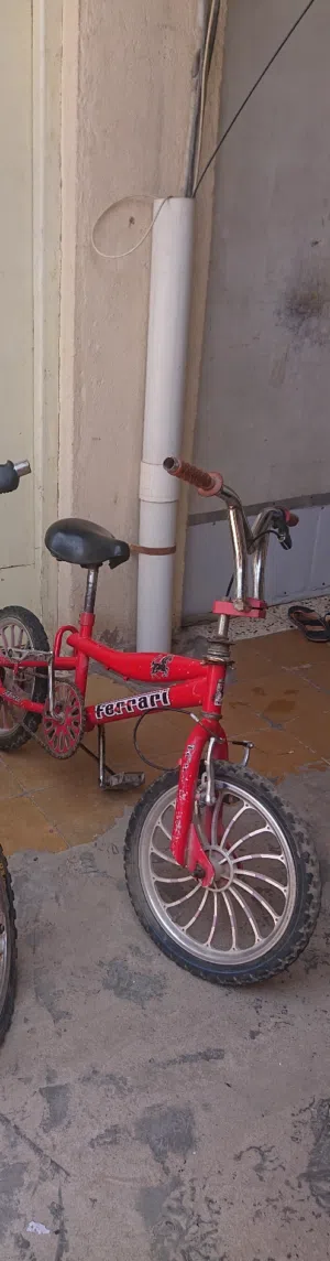 بايسكل احمر قوي جدا للبيع