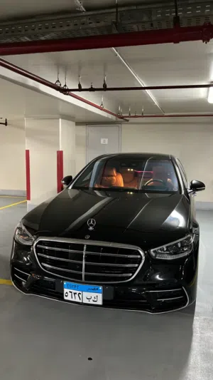 Sedan Mercedes Benz in Cairo