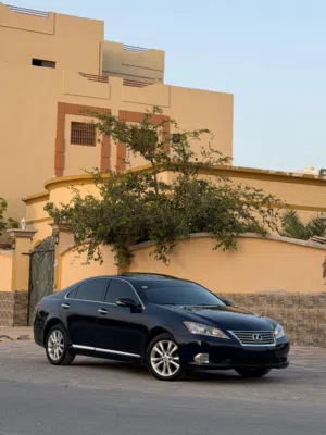 لكزس Es350 امريكي نظيف جدا 2011 مطلوب  15 الف درهم وقابل