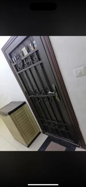 باب حديد ب حالة ممتازة للبيع