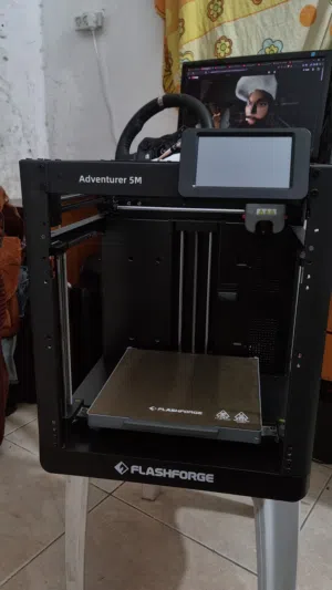 Flashforge adventurer 5m طابعة ثلاثية الأبعاد