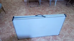ميز طعام المنيوم حجم كبير