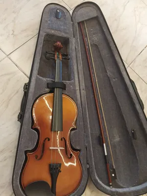 Guitars & Oud . Used0