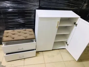جزامه وبانكيت جزامه 3 رف وبانكيت منفصل عنها بدرجيين مقاس البانكيت طول 45سم عرض60سم عمق33سم