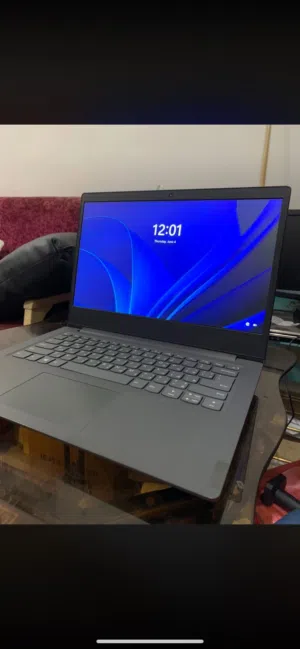 Lenovo i3-8th gen 4ram 128ssd