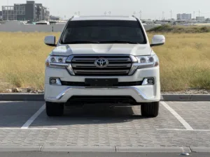 TOYOTA LAND CROUSER GXR  5.7 L ( 2016 )  GCC V8