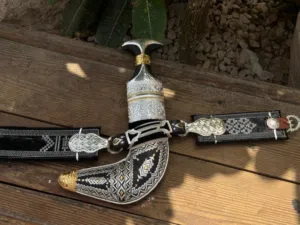 خنجر ساحلية فضة زراف هندي