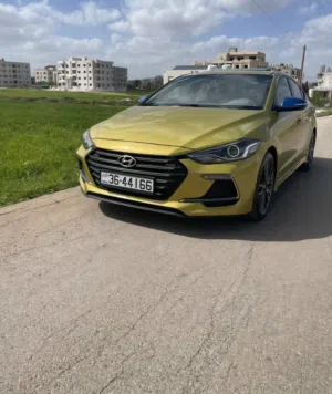 هونداي افانتي الرياضية موديل 2018 اللون ذهبي مع مواصفات خاصة...Hyundai Avante sport 2018