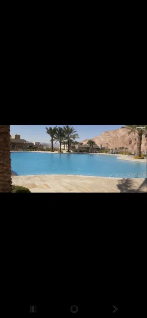 للبيع ستديو مفروش بقريه الراحه العقبة اطلاله بحريه