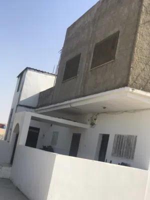بيت طوابق اثنين للبيع