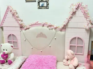 Pink color bed