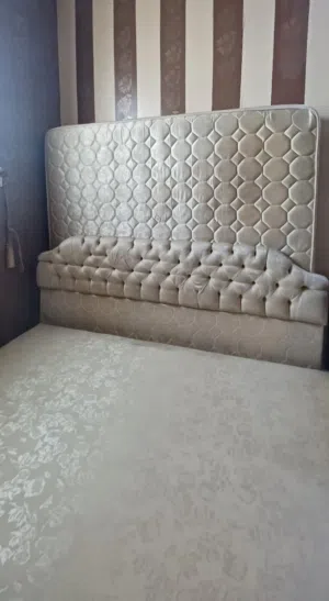 سرير للبيع