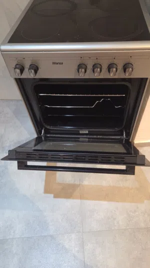 4 BURNER ELECTRIC COOKER WITH OVEN
