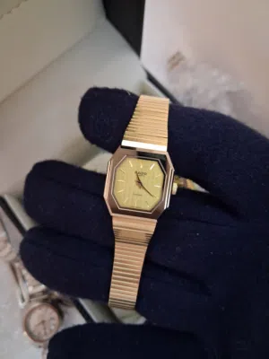 رادو دايستار اوكتاجون ذهبي نسائي رهيب