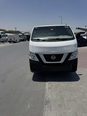 نيسان اورفان جير اتماتك حالة ممتازة بدون حوادث جاهزة للتسجيل