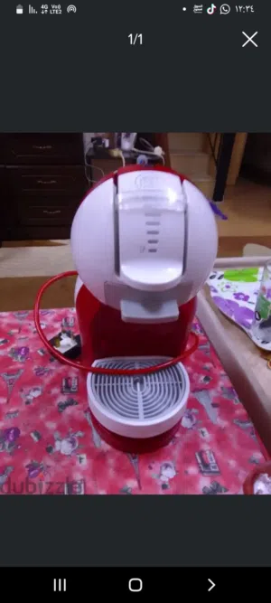 يوجد ماكينة القهوة كوفيه شغال ونظيف وبحاله جدا جدا جدا ممتازة شبه جديدة استعمال فترة قصيرة