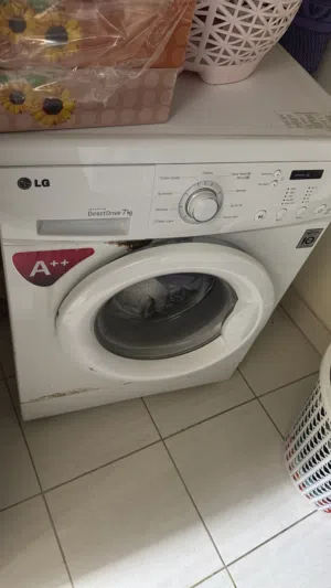 FULLY WORKING FULL AUTOMATIC WASHING MACHINE URGENT SALE IN 2 DAYS@25 OMR ONLY