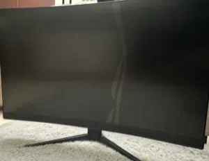 شاشه من شركة msi مكسوره بس تشتغل (حط سعرك وشله) شوف الوصف اذا تبا تعرف مواصفات الشاشه (caption)