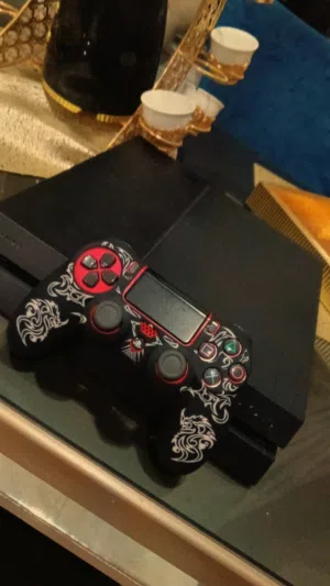 play station 4 Fat للبيع مستعمل شبه جديد (فل العاب :GTA5 , FIFA 25 26
