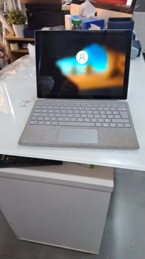 SURFACE pro5 core i5 فرز اول بحاله الزيرو كفالة شهر