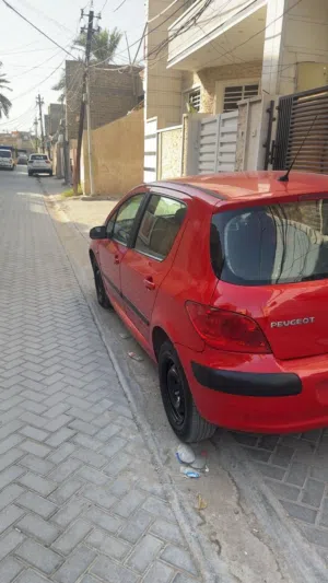 بيجو فرنسي 307  موديل2006 احمر مصبوغ عام للجمالية بدون حادث تبريد شغال سيارة ماتصرف عليها ولا دينار